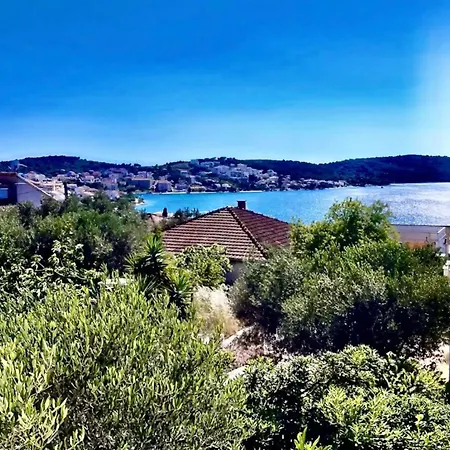 Attila Apartman *
