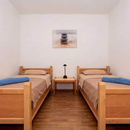 Attila Apartamento *