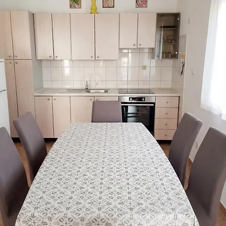 Attila Apartment *
